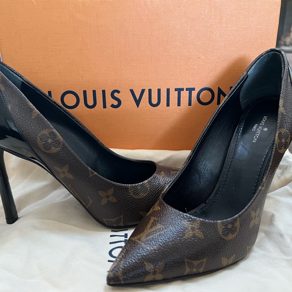Authentic Louis Vuitton Cherie Pumps
